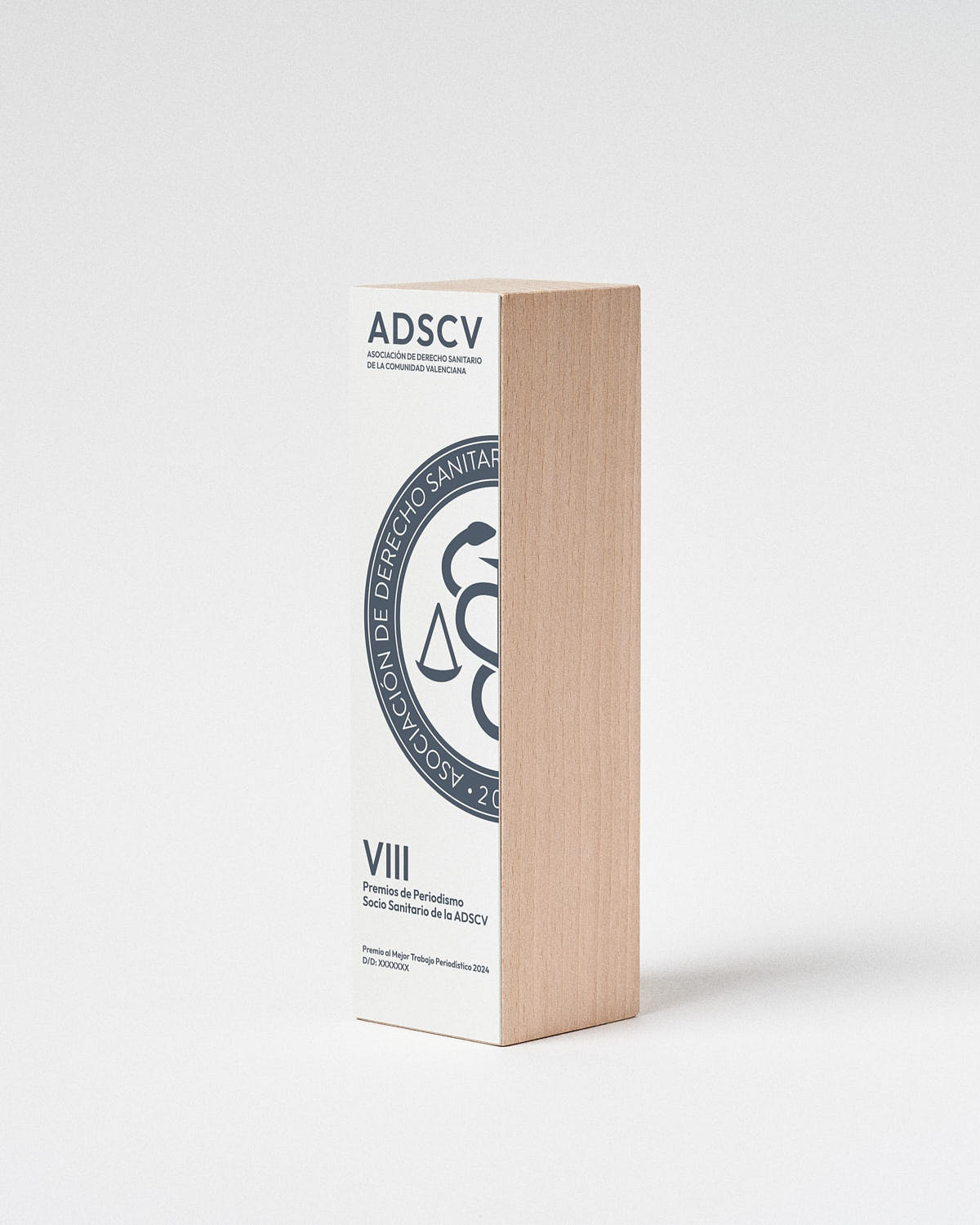 personalizaci&oacute;n trofeo Totem JAP Sustain Awards